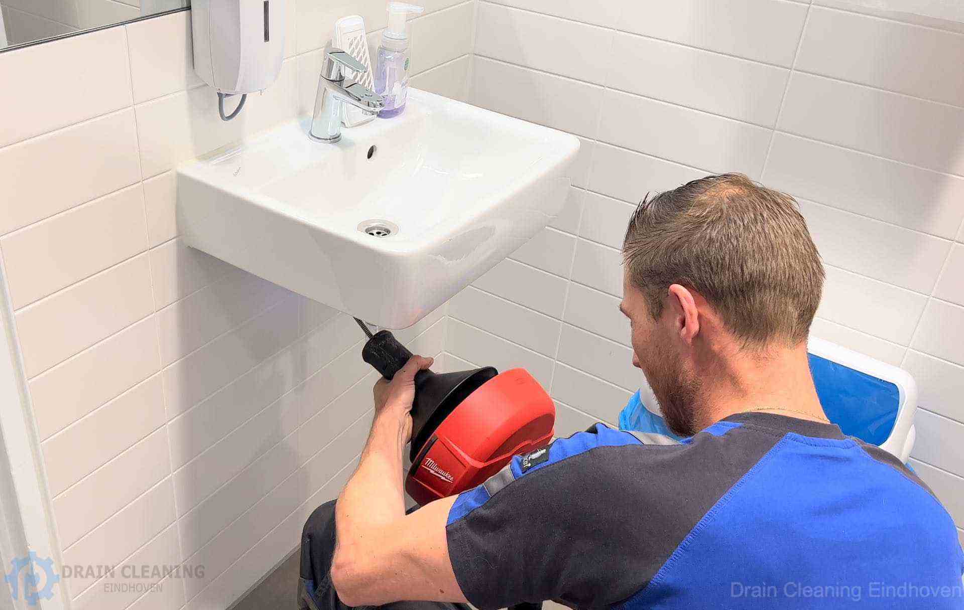 Eindhoven sink unclogging